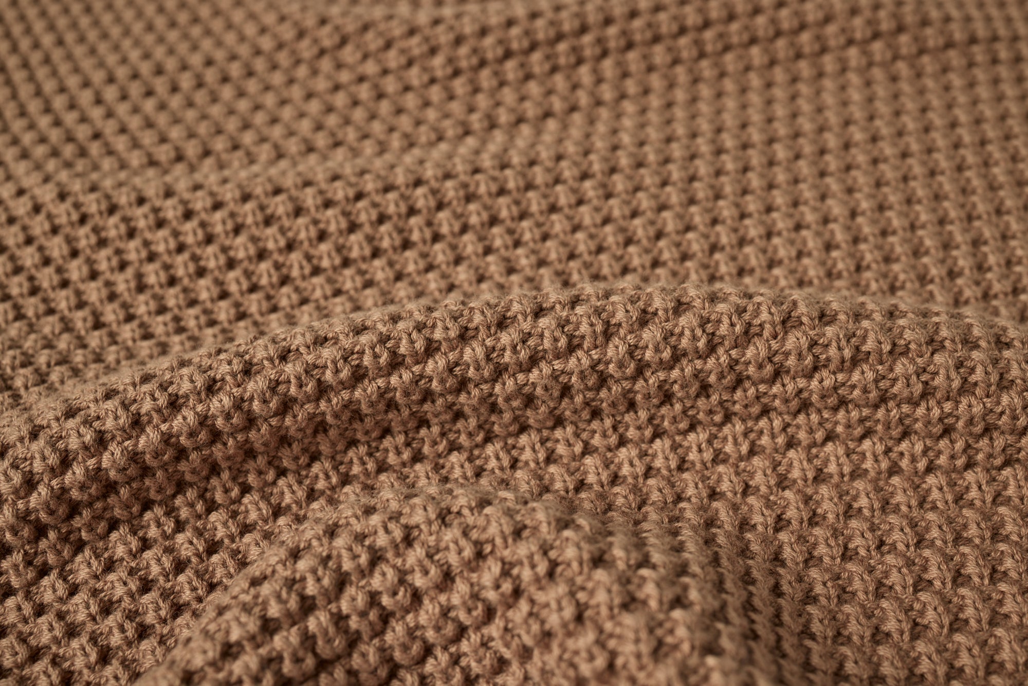 Coyuchi Avalon Organic Knit Throw - close up of weave #colour_almond