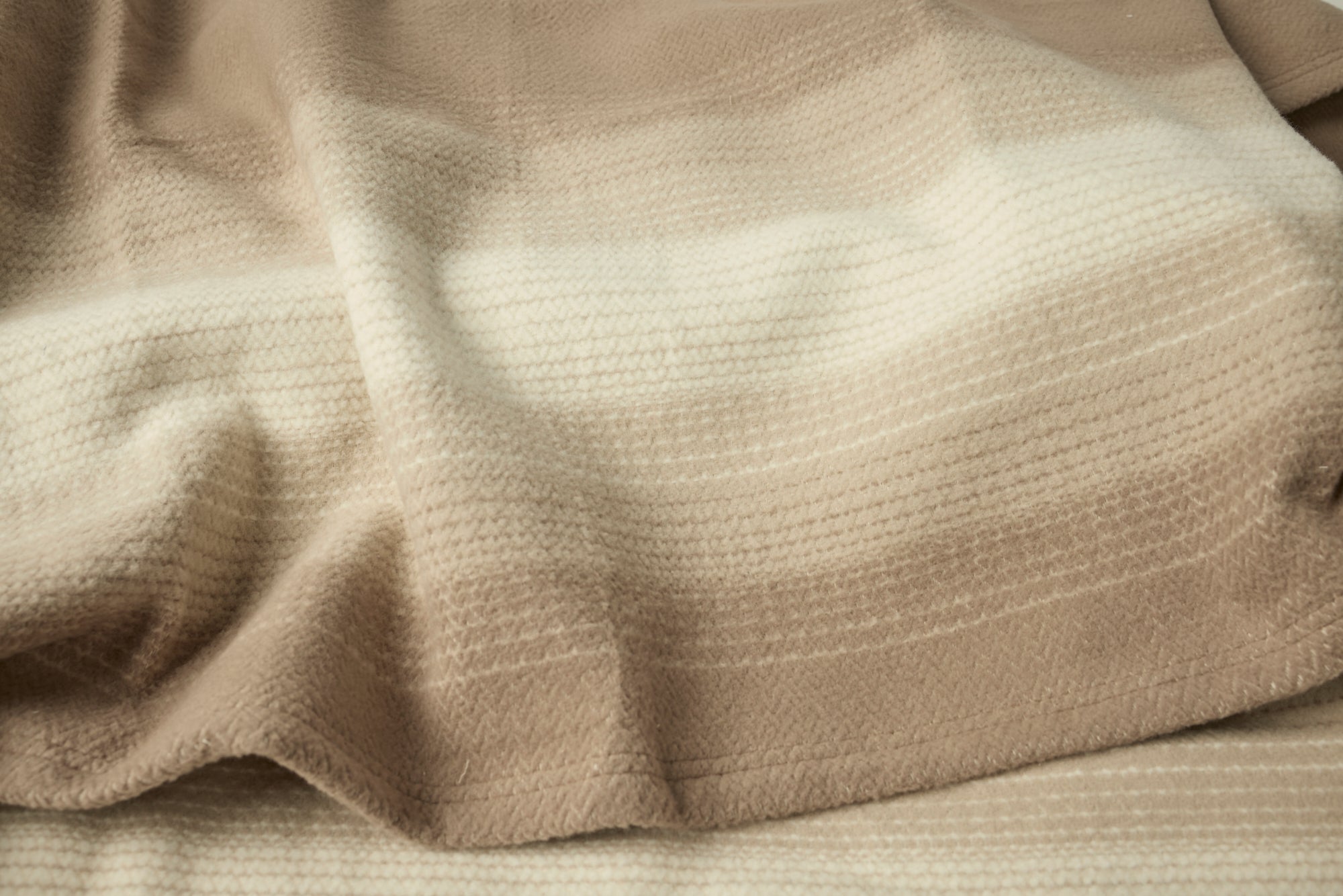 Coyuchi Horizon Supersoft Organic Throw - close up #colour_Camel Ombre