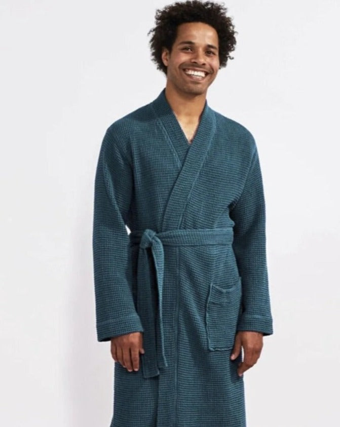 Coyuchi Organic Cotton Unisex Waffle Robe - standing model #colour_deep ocean