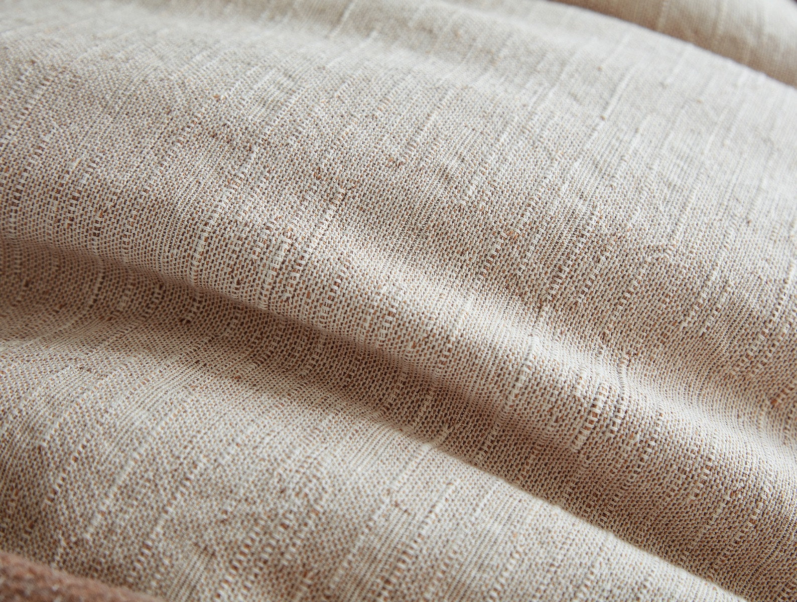 Coyuchi Toro Canyon Organic Duvet Cover - close up of fabric texture #Color_nutmeg