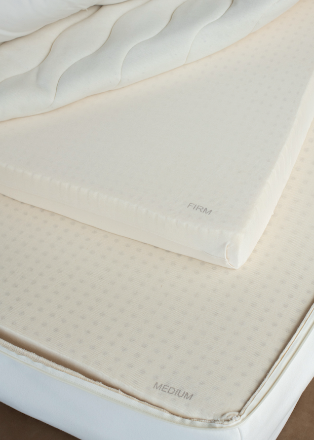 Kakun Eight Organic Latex Mattress - casing open showing corner of firm and medium layer