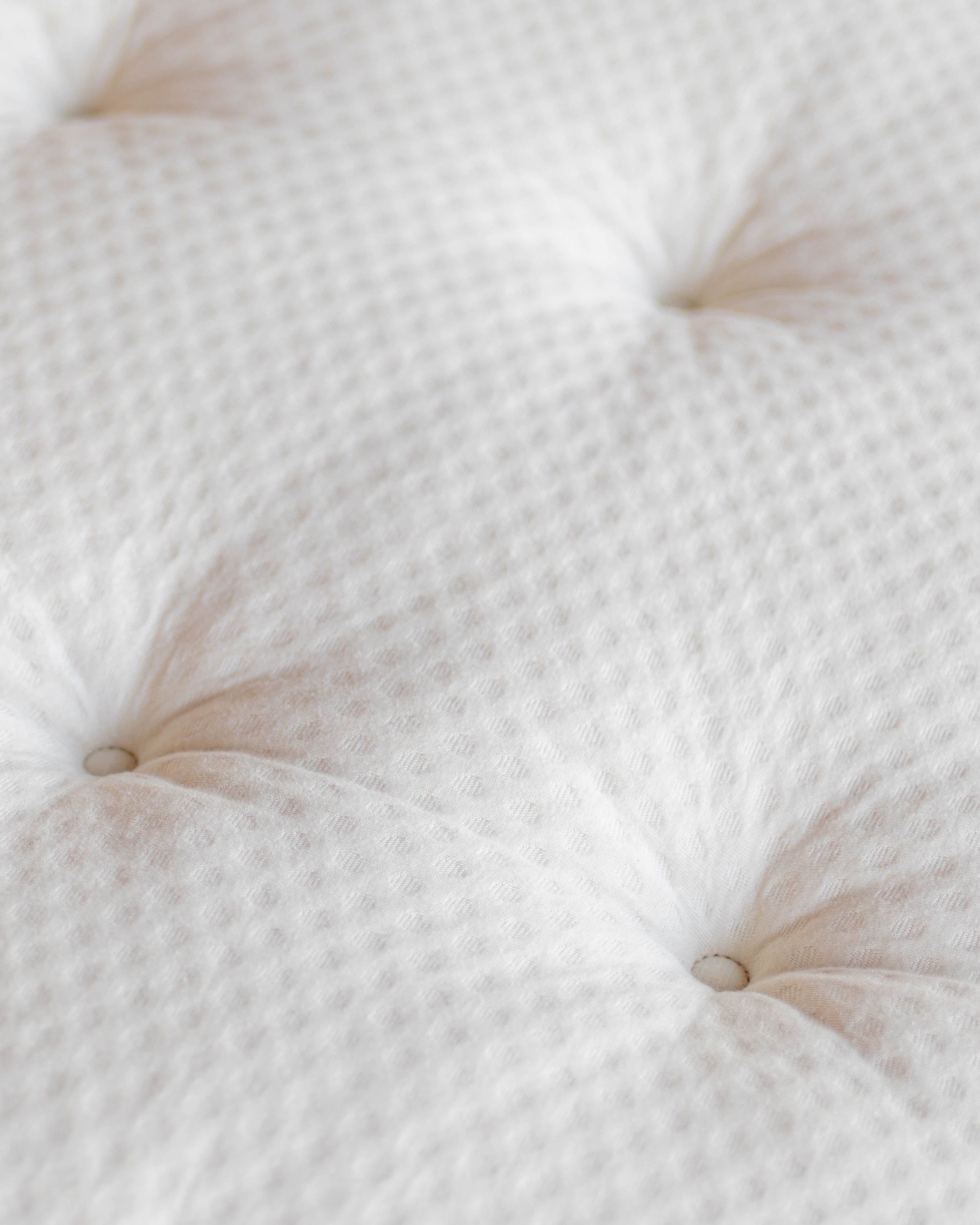 Kakun Luxury Organic Mattress Topper - top view showing organic cotton casing