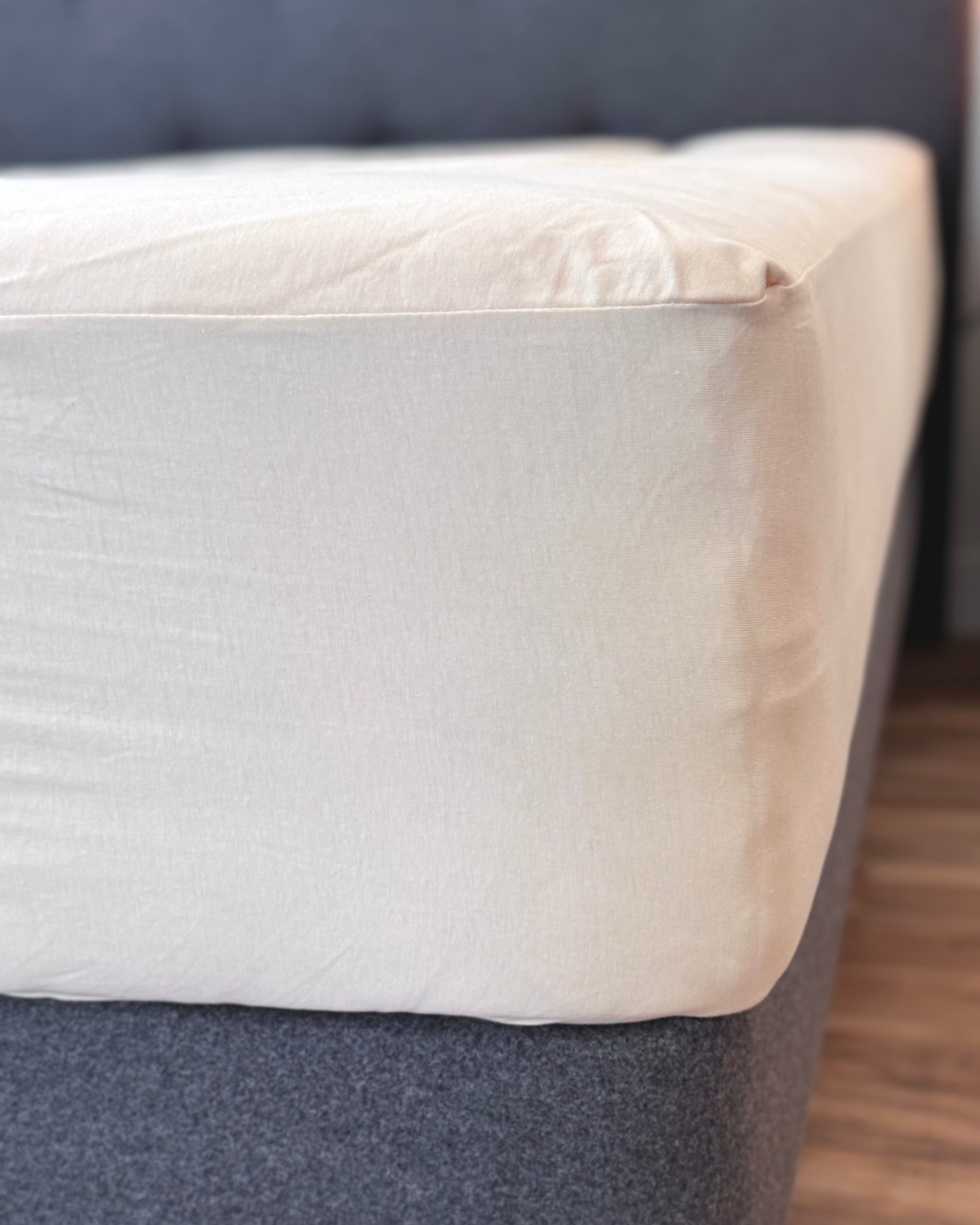 Kakun Waterproof Cotton Mattress Protector