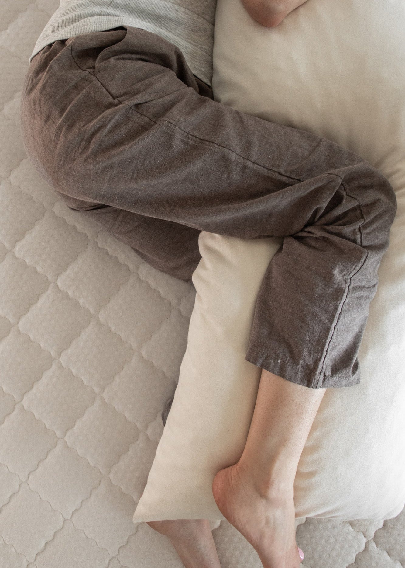 Kakun Organic Latex Body Pillow - between legs showing proper use top view