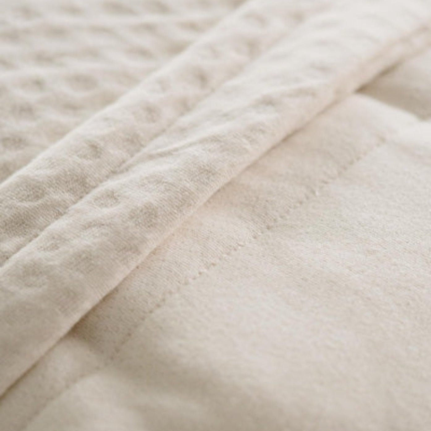 Kakun Organic Luxury Pillow Case - close up showing organic cotton and wool case #casing_outer