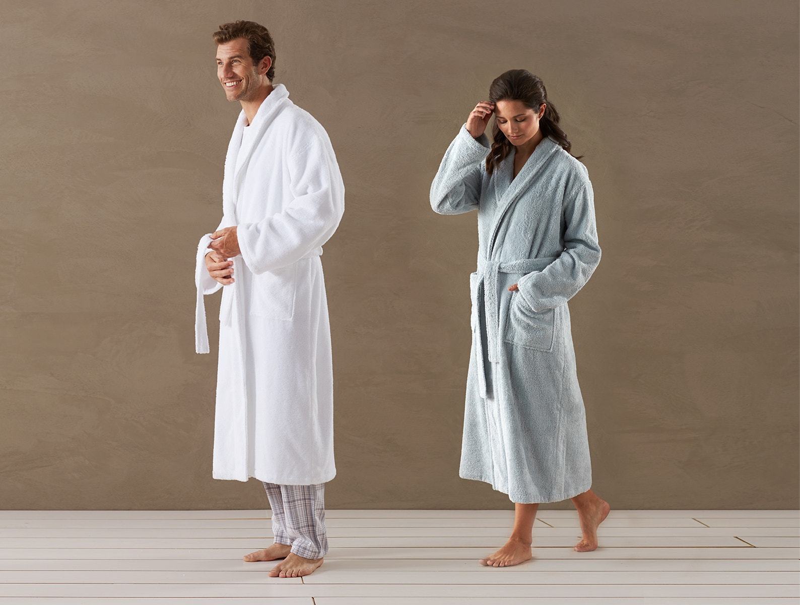 Organic robes by Coyuchi. Organic cotton and linen bathrobes for men and women. 