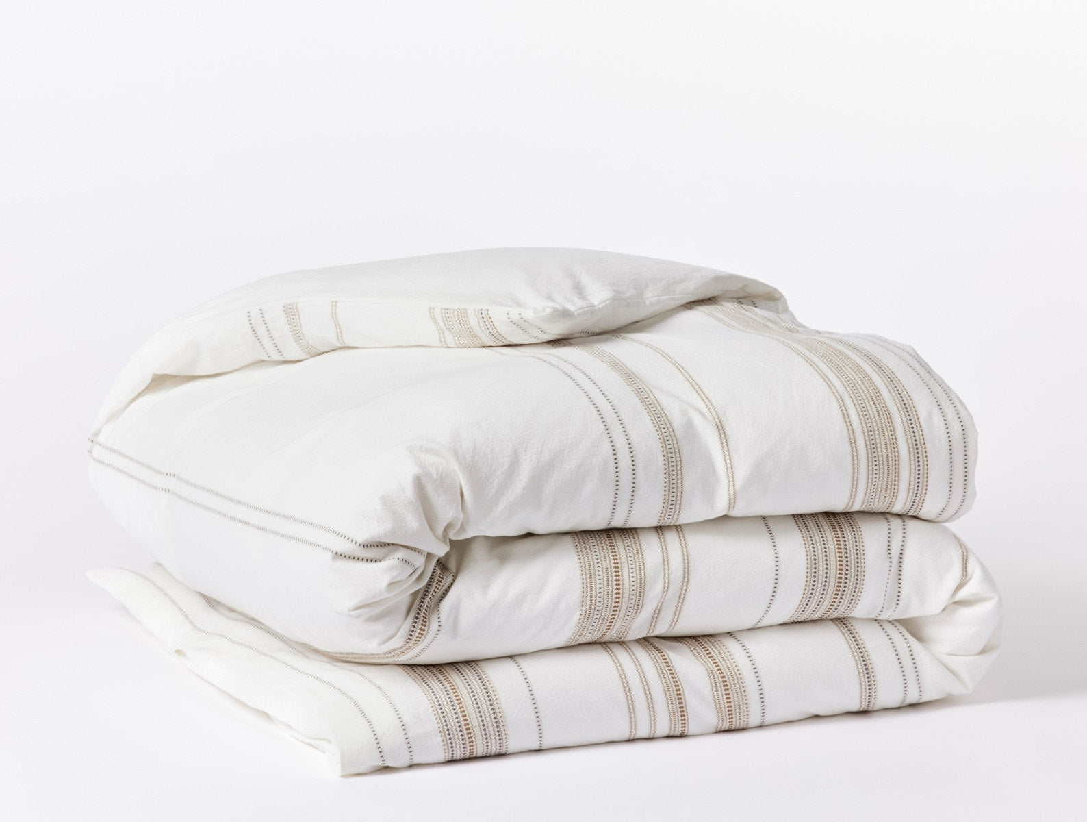 Coyuchi Organic Lobos Duvet Cover - stacked #colour_Soft White w/ Hazel