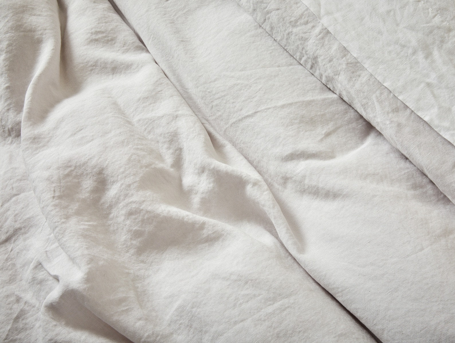 Coyuchi Organic Relaxed Linen Duvet Cover - close up #colour_fog