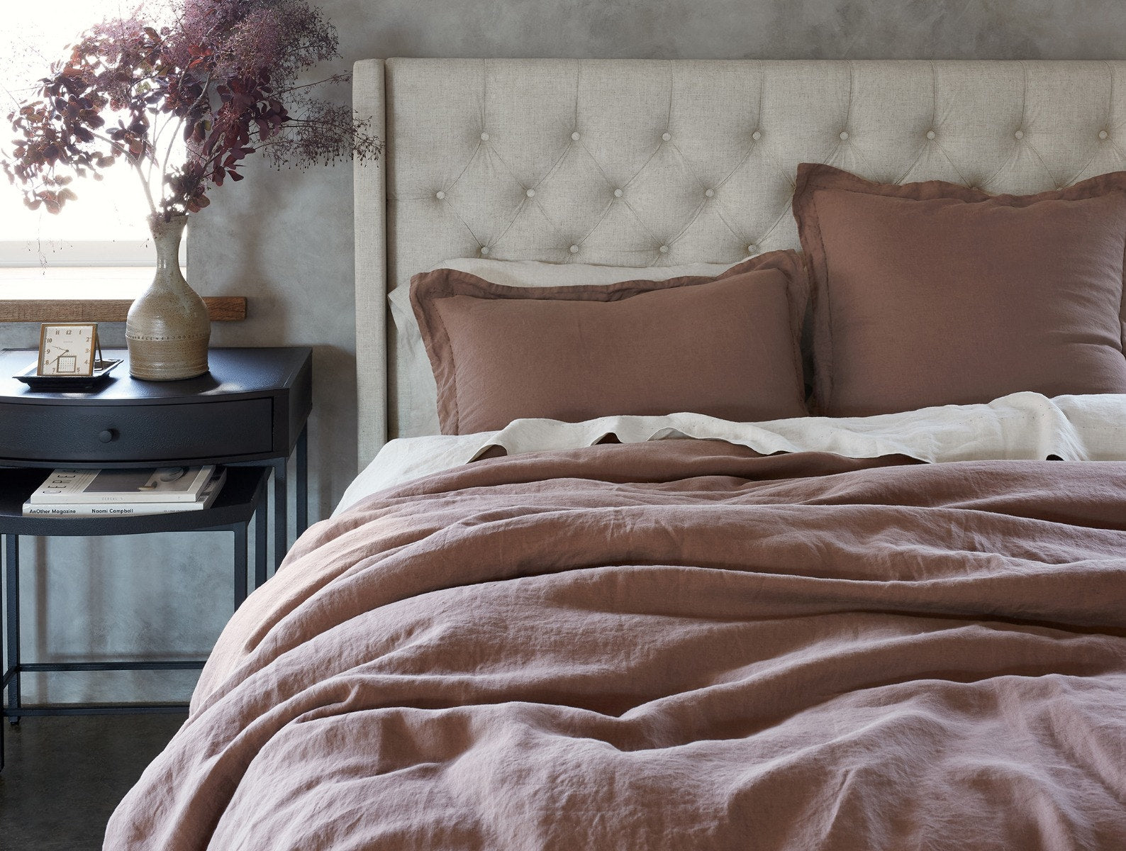 Coyuchi Organic Relaxed Linen Duvet Cover - staged bed #colour_redwood