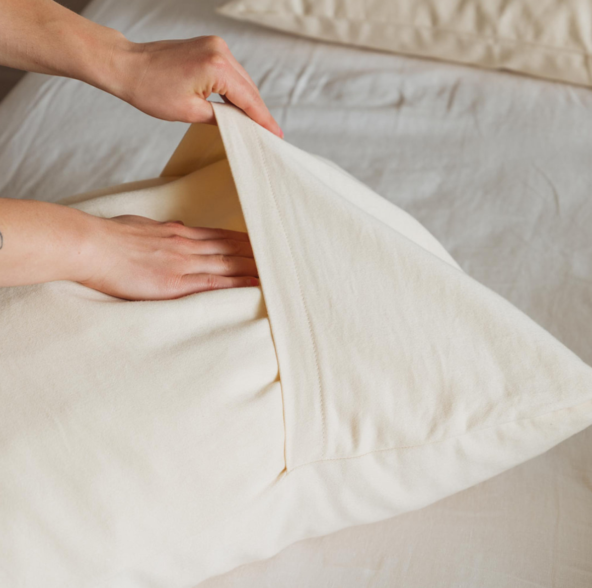 Kakun Organic Latex Pillow - hand opening envelope casing