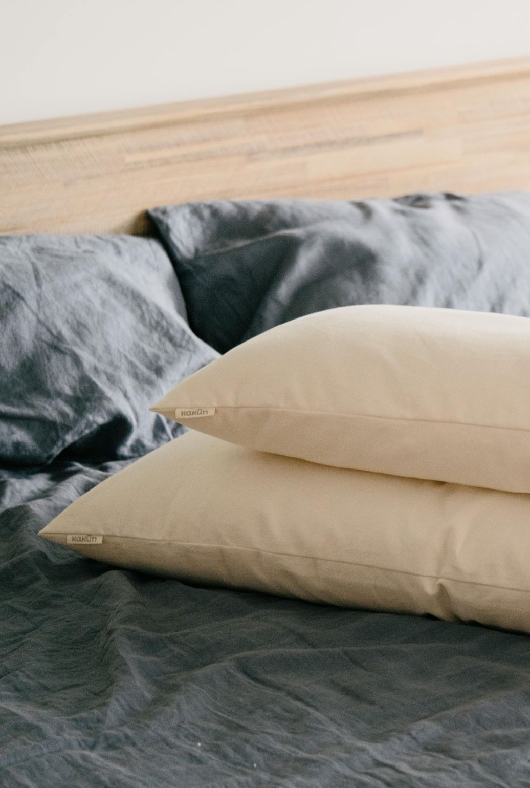 Kakun Organic Wool Body Pillow - two pillows stacked showing loft. 
