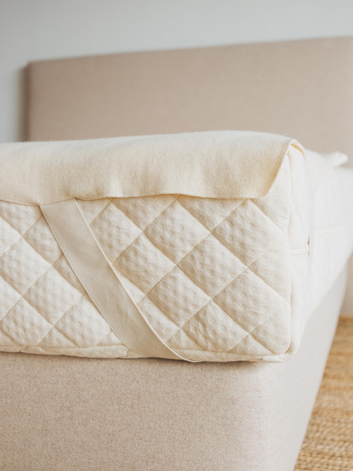 Kakun Organic Wool Moisture Barrier - corner of protector on mattress