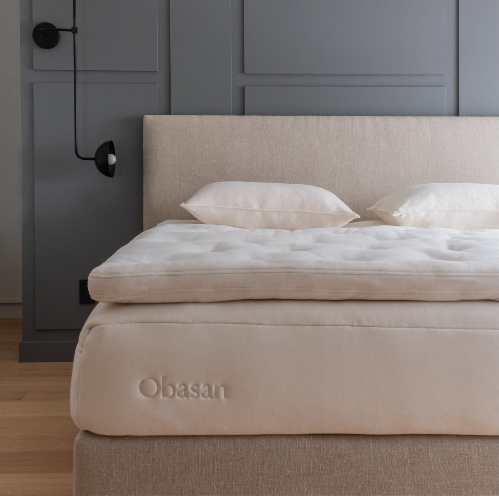 Obasan Deluxe Organic Latex Mattress - corner view with wall lamp