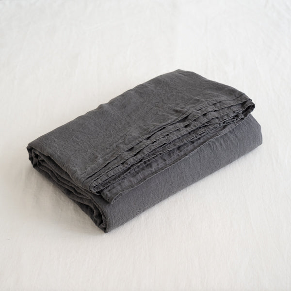 #colour_charcoal grey