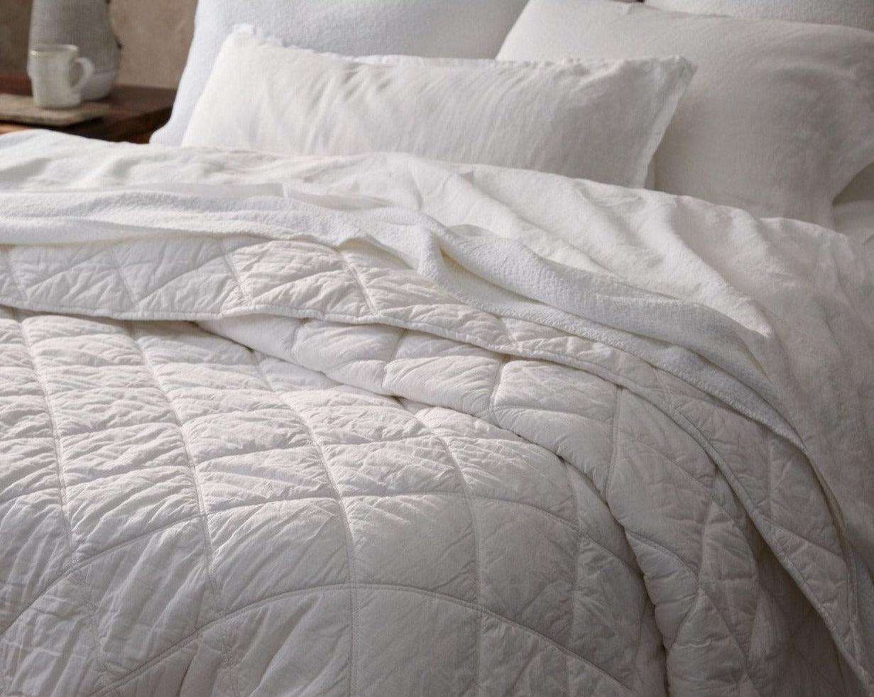 Diamond-Stitched Organic Cotton Comforter